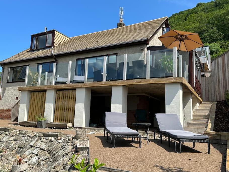 Offa'S Lodge Family Home Quiet Area With Sea Views 普利斯坦丁 外观 照片