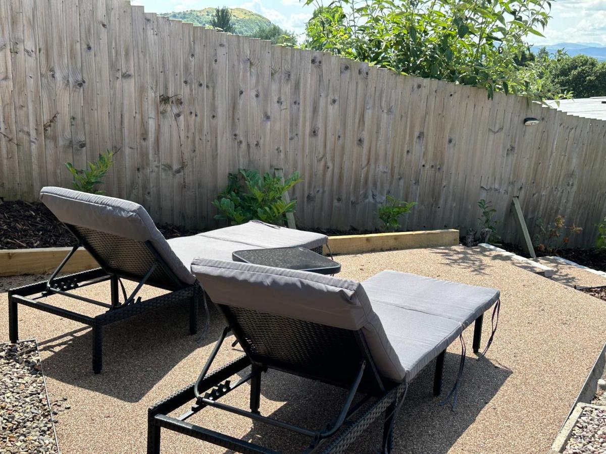 Offa'S Lodge Family Home Quiet Area With Sea Views 普利斯坦丁 外观 照片